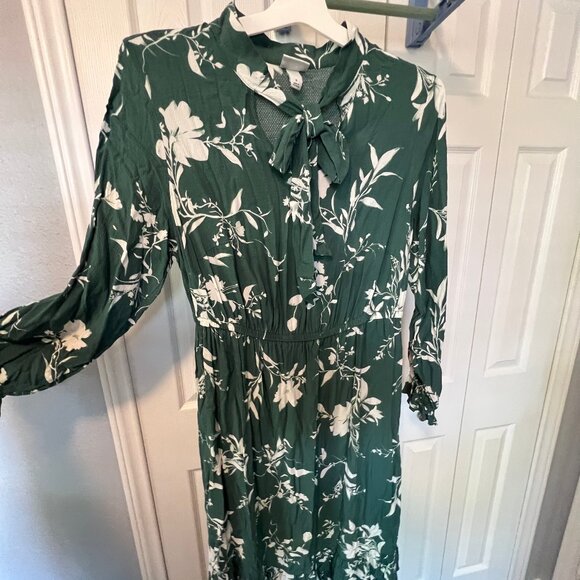 Women's Plus Ava & Viv Green Floral Tie-Neck Maxi Dress Size X - Picture 4 of 11